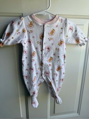 Vintage Winnie the Pooh and piglet sleeper size preemie